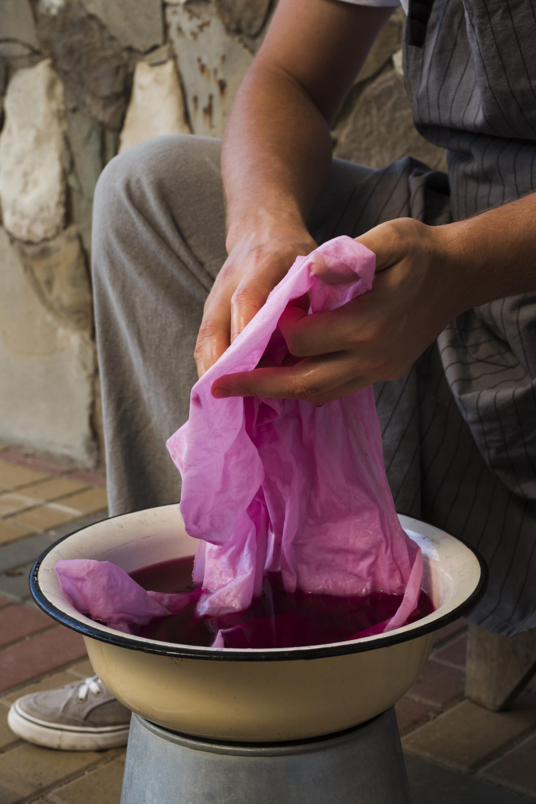 Direct dye application on cotton textile
